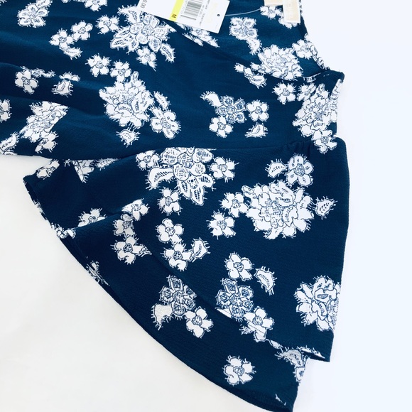 ❌SOLD❌Michael Kors TOSSED FIT & FLARE DRESS - Picture 4 of 11